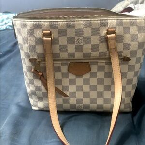 Louis Vuitton Lena